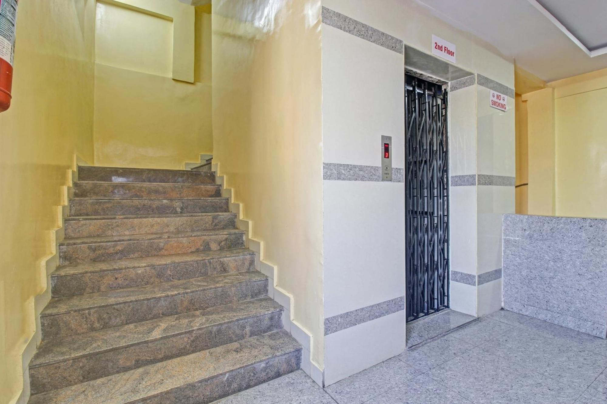 Super Hotel O Sri Sai Regency Haïdarabad Extérieur photo